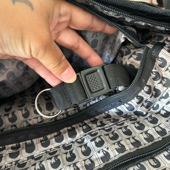 Beatles messenger bag. NWOT. Size large - Picture 10 of 11